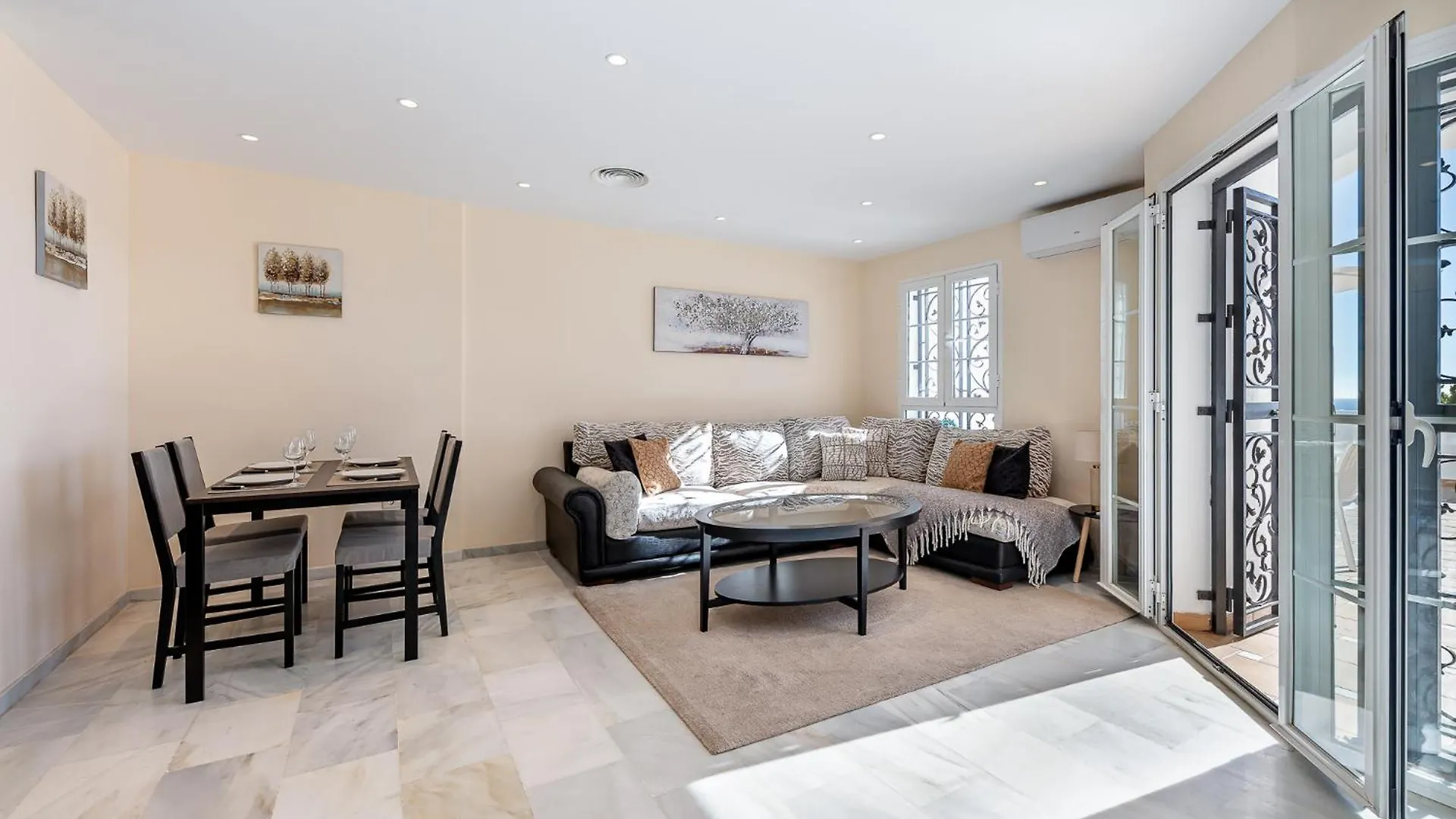 Chalet In Torrequebrada Residencial Golf Urbanization Villa Benalmadena Spain