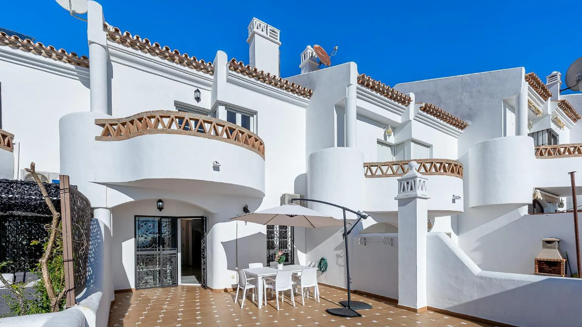 Chalet In Torrequebrada Residencial Golf Urbanization Villa Benalmadena Holiday home