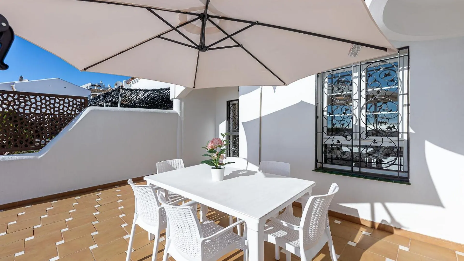 Chalet In Torrequebrada Residencial Golf Urbanization Villa Benalmadena Spain